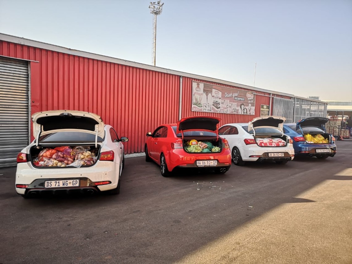 Kia Cerato Koup Owners Lend A Helping Hand In Atteridgeville Auto Report Africa